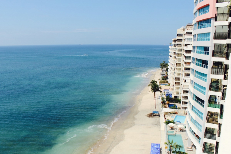 chambre-hote-ROQUEFORT LES PINS-min_beach_ocean_shore_hotel_palm_tree-33726